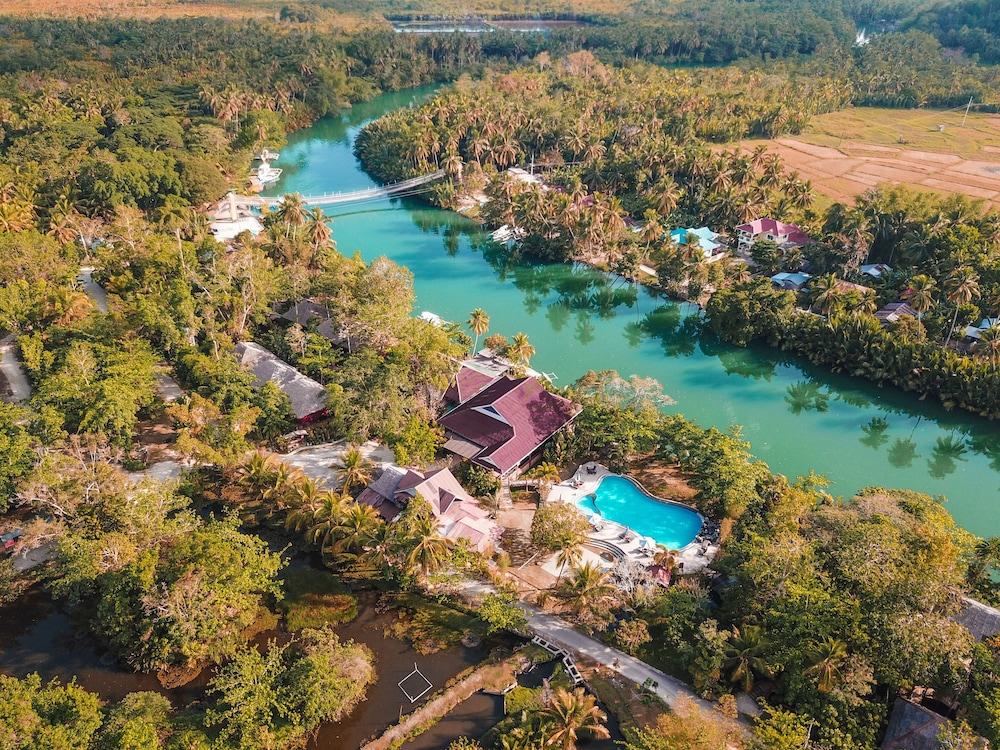 River Resort 3*