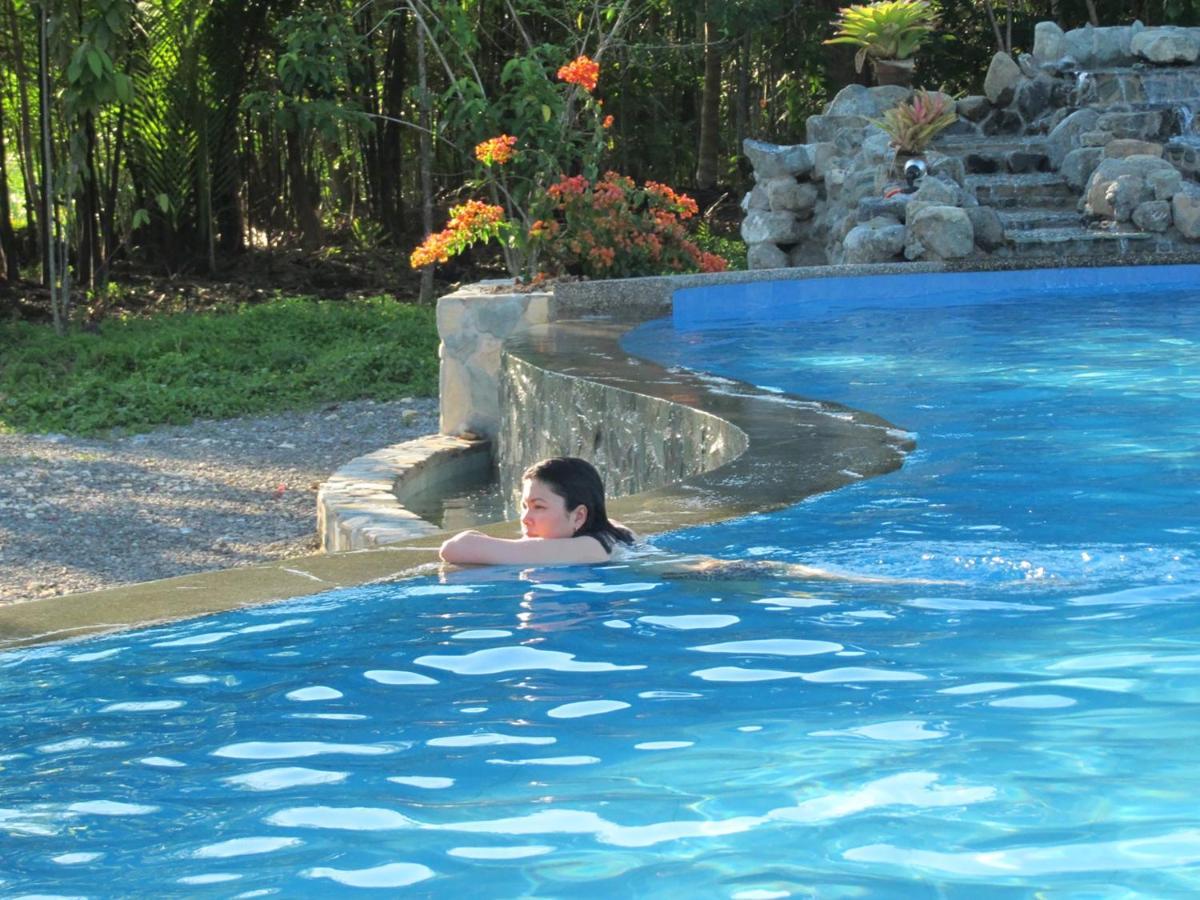 River Resort 3*