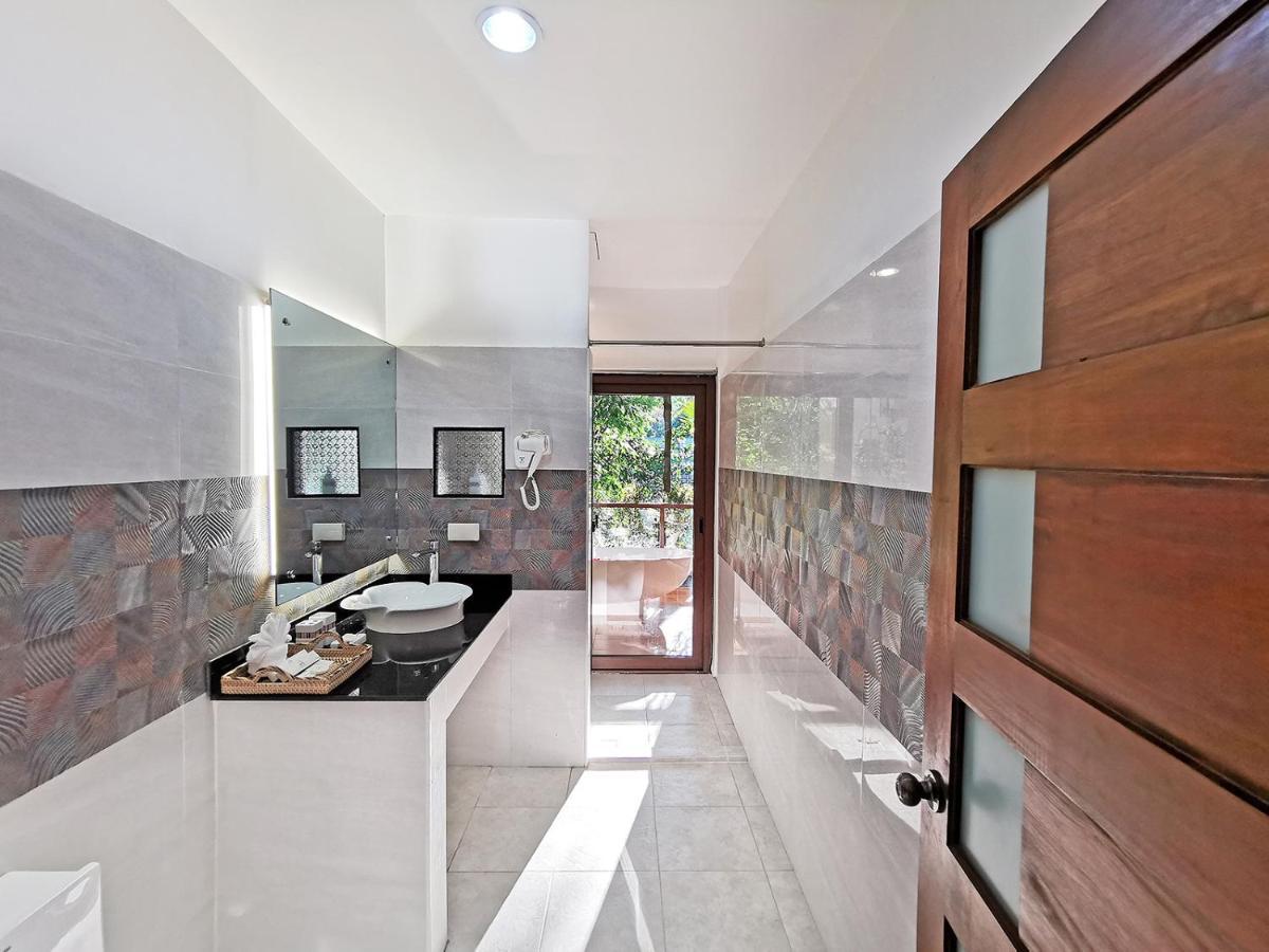 River Resort 3*
