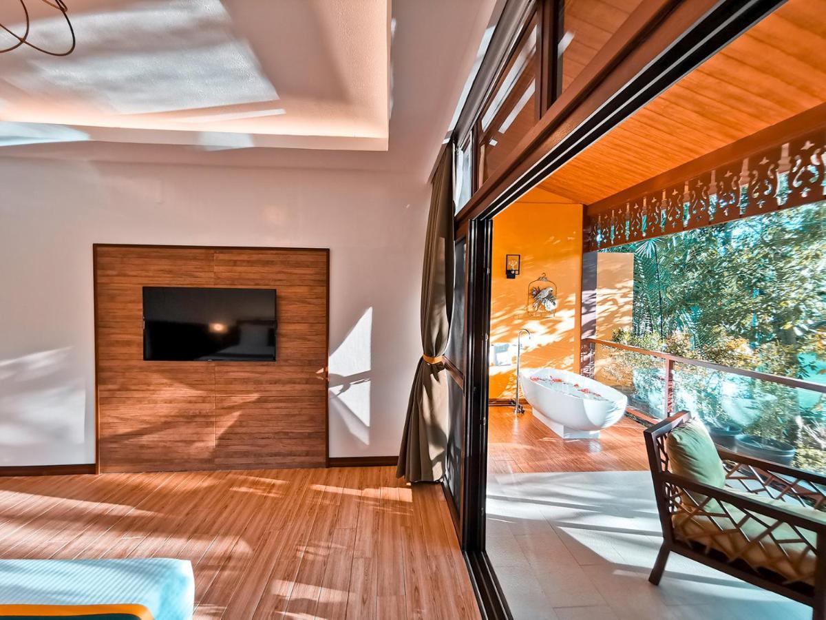 River Resort 3*